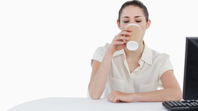 Ho có uống cafe được không? Khi nào nên hạn chế để tránh làm triệu chứng nặng hơn