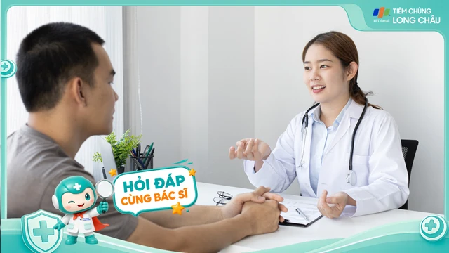 [Hỏi đáp] Có cần kiêng ăn hoặc kiêng tắm sau khi tiêm vắc xin não mô cầu không?
