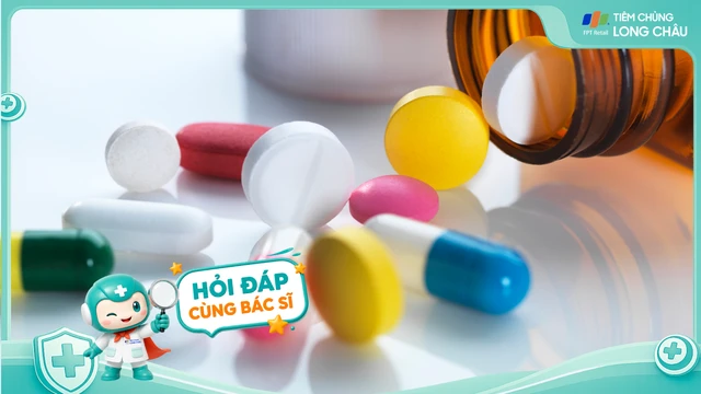 [Hỏi đáp] Người đang dùng thuốc điều trị có tiêm vắc xin não mô cầu được không?