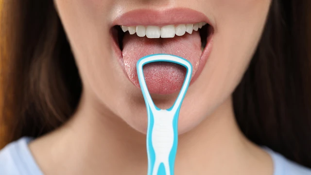 Hướng dẫn cách làm sạch lưỡi đúng cách và hiệu quả