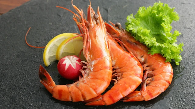 Huyết áp cao có ăn được tôm không? Cách ăn đúng để tránh tăng huyết áp