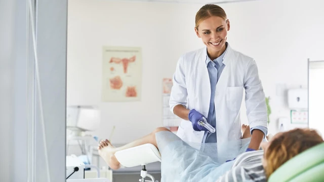 Khám phụ khoa có đau không? Những lưu ý quan trọng cần nhớ