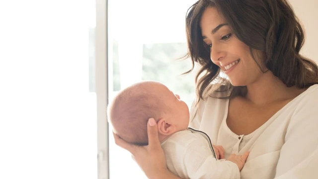 Lịch EASY 3 chăm sóc bé mà mẹ nên biết và lưu ý gì khi áp dụng?