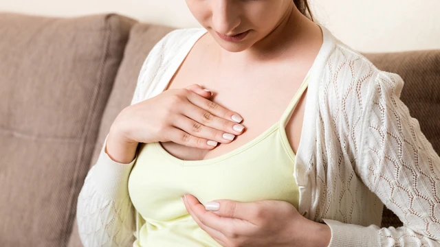 Loạn sản vú lành tính: Mức độ nguy hiểm và cách điều trị