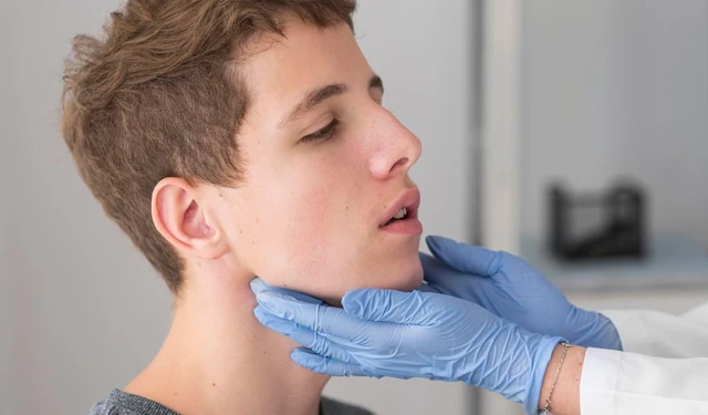Loạn sản xơ xương hàm mặt: Triệu chứng và cách điều trị