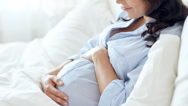 Mẹ bầu ăn cua được không? Những lưu ý mẹ bầu cần biết