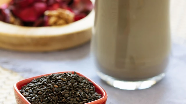 Mẹ bầu uống mè đen được không? Tác dụng của mè đen đối với sức khỏe mẹ bầu là gì?