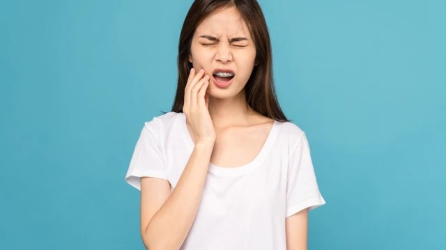 Mới niềng răng đau mấy ngày? Cách giảm đau và chăm sóc đúng cách