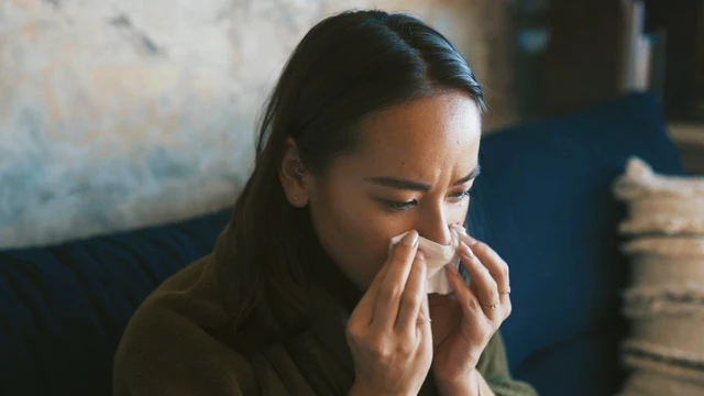 Nghẹt mũi ù tai: Nguyên nhân, mức độ nguy hiểm và cách xử trí đúng cách