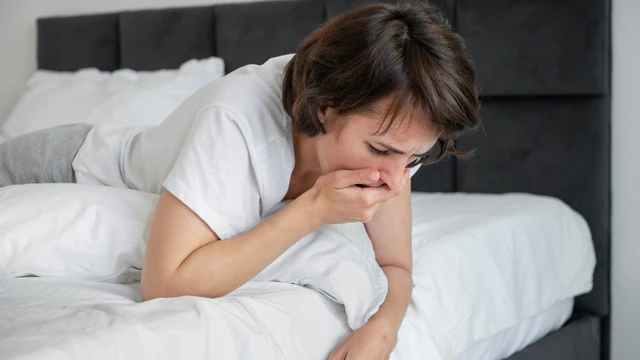 Nghi ngộ độc thực phẩm: 6 giờ đầu cần làm gì?