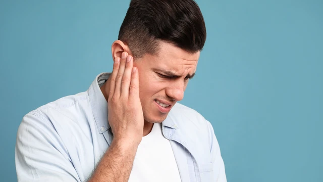 Những cách vệ sinh tai khi bị viêm tai ngoài và những lưu ý quan trọng
