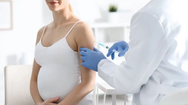 Phụ nữ mang thai lần 3 tiêm uốn ván khi nào?