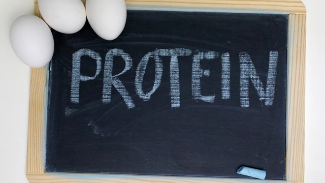 Protein có tan trong nước không? Giải đáp từ chuyên gia dinh dưỡng