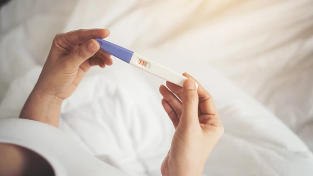 Nguyên nhân sáng thử 2 vạch trưa thử 1 vạch? Thời điểm thử thai chính xác