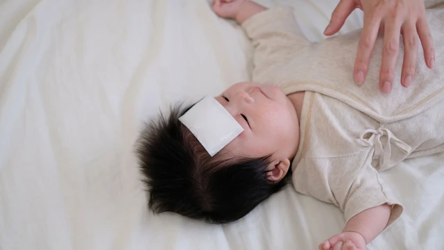 Sốt co giật ở trẻ em: Cách xử trí đúng giúp bảo vệ sức khỏe bé yêu