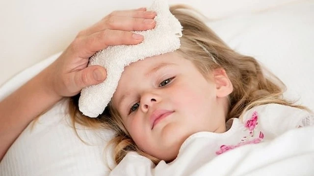 Sốt về chiều ở trẻ em: Nguyên nhân, cách xử lý và phòng ngừa hiệu quả