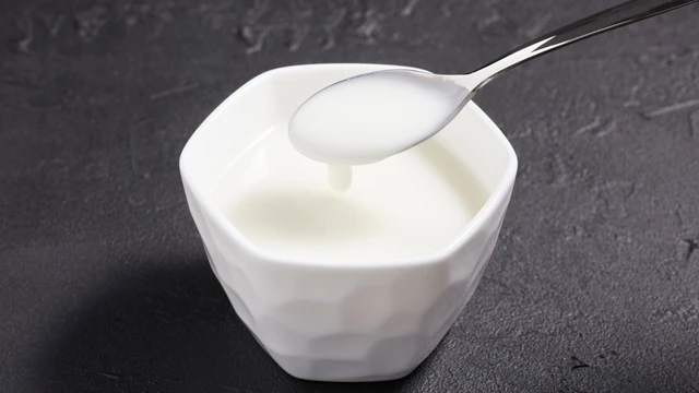 Sữa chua không đường: Tác dụng với sức khỏe và lưu ý khi dùng