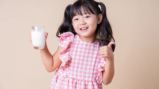 Sữa hạt cho bé dị ứng đạm bò: Lựa chọn và lưu ý an toàn