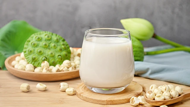 Sữa hạt sen: 5 lợi ích bất ngờ và cách uống đúng cho sức khỏe