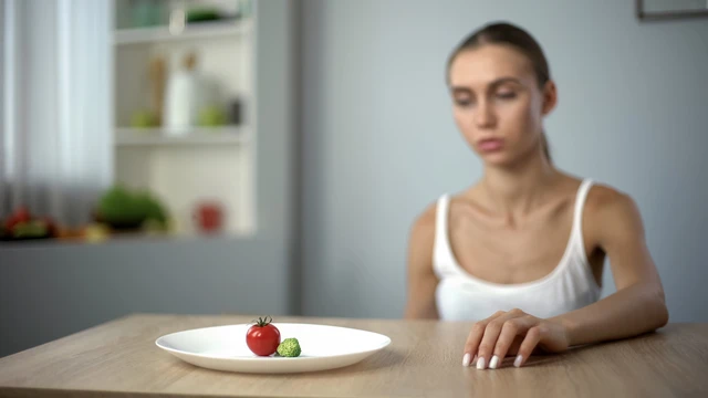 Suy dinh dưỡng do thiếu protein: Dấu hiệu nhận biết và cách cải thiện an toàn