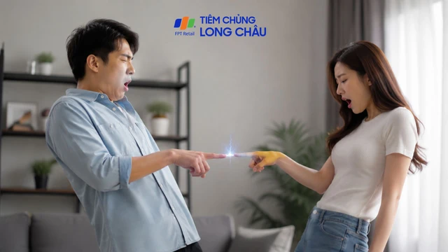 Tại sao 2 người chạm nhau bị điện giật? Giải đáp từ chuyên gia