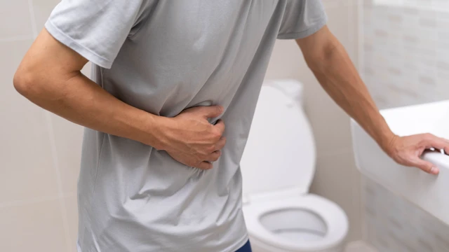 Tại sao người bị kiết lỵ đi ngoài ra máu? Giải thích nguyên nhân và cách phòng ngừa