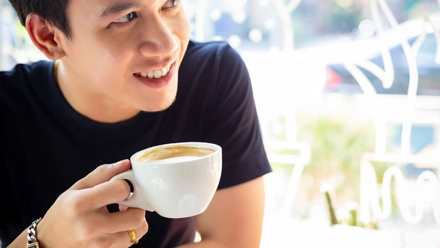 Tại sao uống cafe lại đi ngoài? Nguyên nhân và cách hạn chế