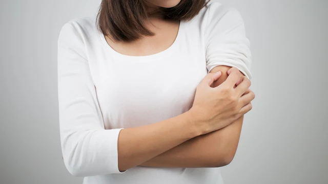 Tắm xong bị ngứa là do đâu và cách xử lý hiệu quả?