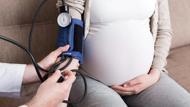 Tăng huyết áp thai kỳ là gì? Nguyên nhân, triệu chứng và cách phòng ngừa