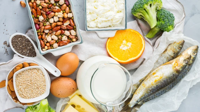 Thoái hóa khớp nên ăn gì? Gợi ý thực phẩm tốt cho xương khớp
