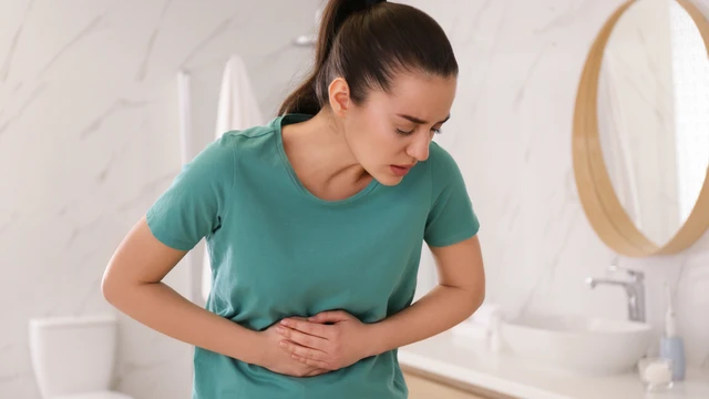 Thường xuyên đau bụng có sao không? Nguyên nhân và dấu hiệu cần đi khám