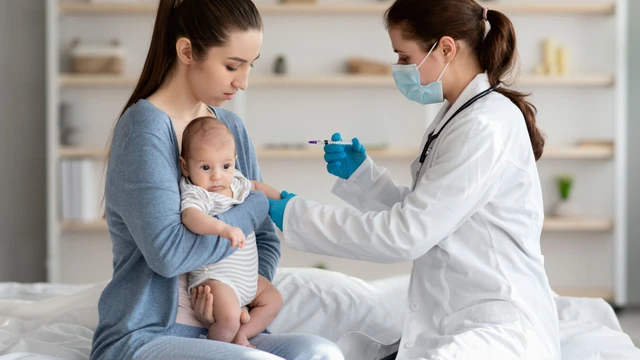 Trẻ tiêm mũi 5 trong 1 cách mũi lao bao lâu? Vì sao cần phải có khoảng cách như vậy?