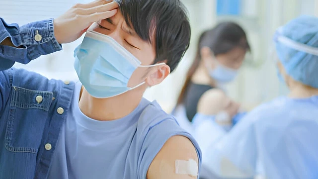 Tiêm mũi Hib 3 có sốt không? Biện pháp xử trí khi trẻ bị sốt