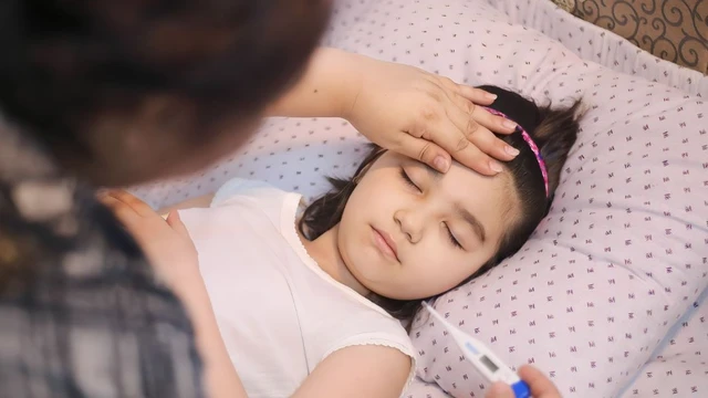Tiêm phòng thương hàn cho trẻ có an toàn không?