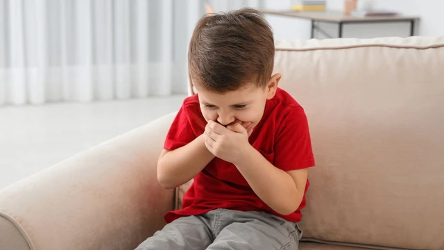  Trẻ bị cảm lạnh nôn phải làm sao? Cách phòng ngừa ra sao?