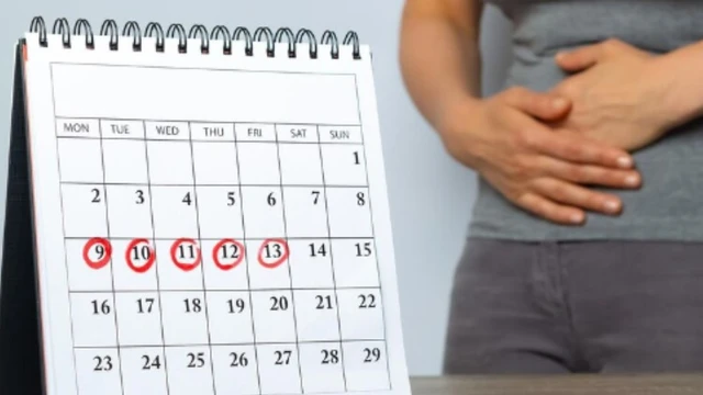 Trễ kinh ra huyết trắng sữa có nguy hiểm không?