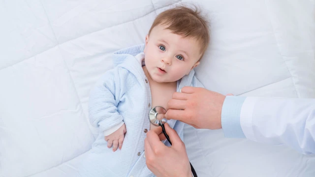 Trẻ sơ sinh bị kiết lỵ: Dấu hiệu nhận biết, nguyên nhân và cách điều trị an toàn