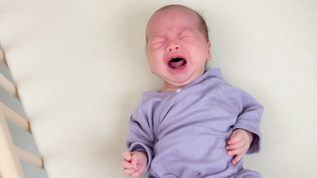 Trẻ sơ sinh rặn nhưng không đi ngoài được là do đâu?
