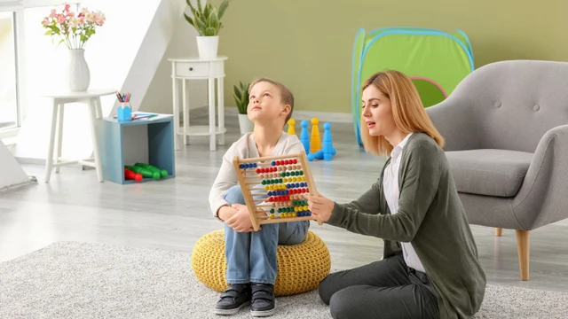 Tự kỷ có chữa được không? Chia sẻ từ góc nhìn gia đình