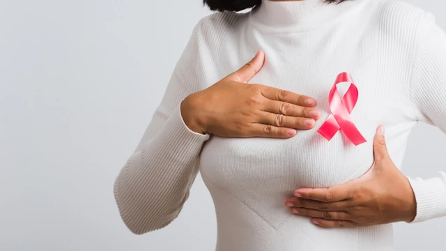 U vú ác tính là gì? Dấu hiệu, nguyên nhân và cách điều trị