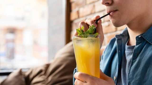 Uống nước ép lúc nào tốt nhất? Những sai lầm nên tránh khi uống nước ép
