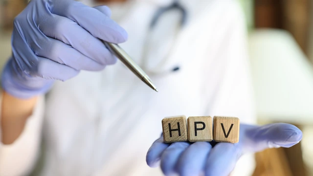 Vì sao HPV có thể tiến triển thành ung thư? Chuyên gia chỉ ra 8 yếu tố nguy cơ