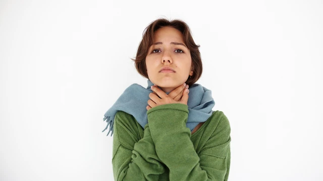 Viêm họng mãn tính và những điều bạn cần biết để bảo vệ sức khỏe