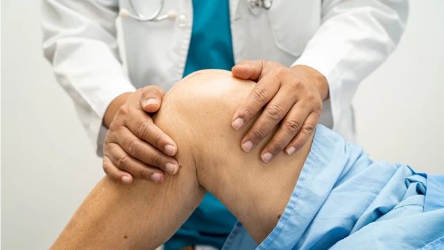 Viêm khớp dạng thấp huyết thanh âm tính là gì? Dấu hiệu và cách điều trị