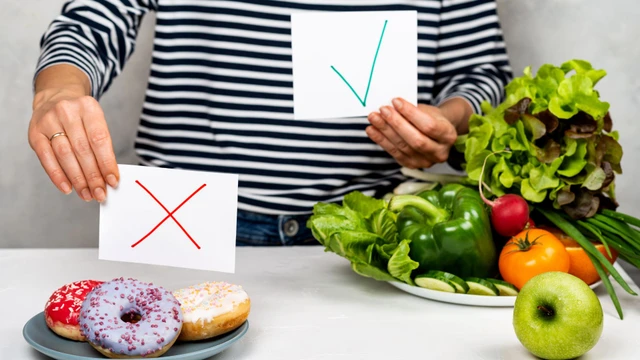 Viêm tai giữa có mủ kiêng ăn gì? Những lưu ý giúp hồi phục nhanh chóng