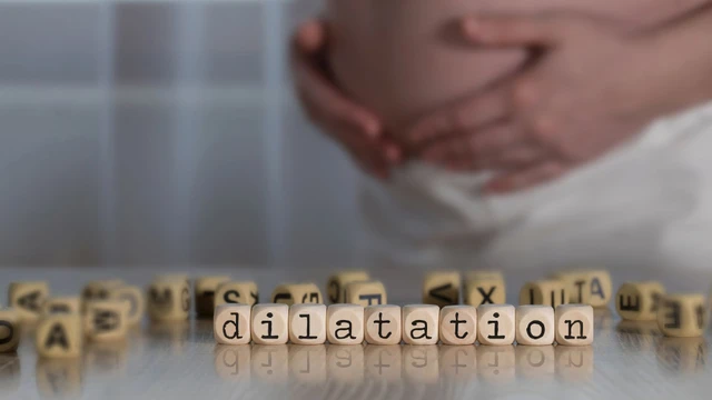 Vỡ ối mà tử cung chưa mở: Dấu hiệu nguy hiểm và hướng xử trí