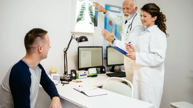 Xét nghiệm cận lâm sàng là gì? Ý nghĩa và khi nào cần thực hiện