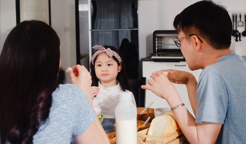 Cha mẹ lắng nghe và đồng hành giúp trẻ vượt qua khủng hoảng tuổi lên 5 hiệu quả hơn