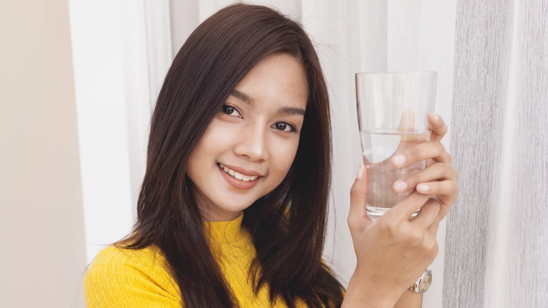 Uống đủ nước giúp cải thiện hệ tiêu hoá tốt