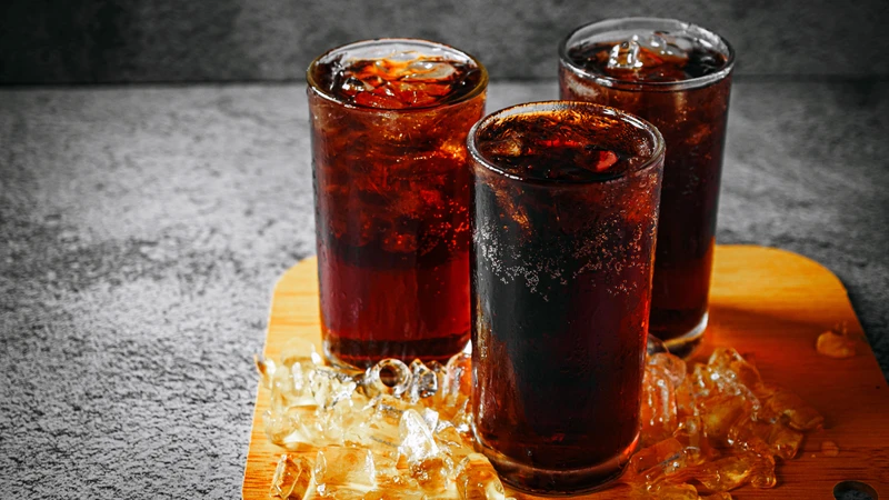 Nước ngọt chứa lượng đường rất cao, có thể vượt quá khuyến nghị hàng ngày
